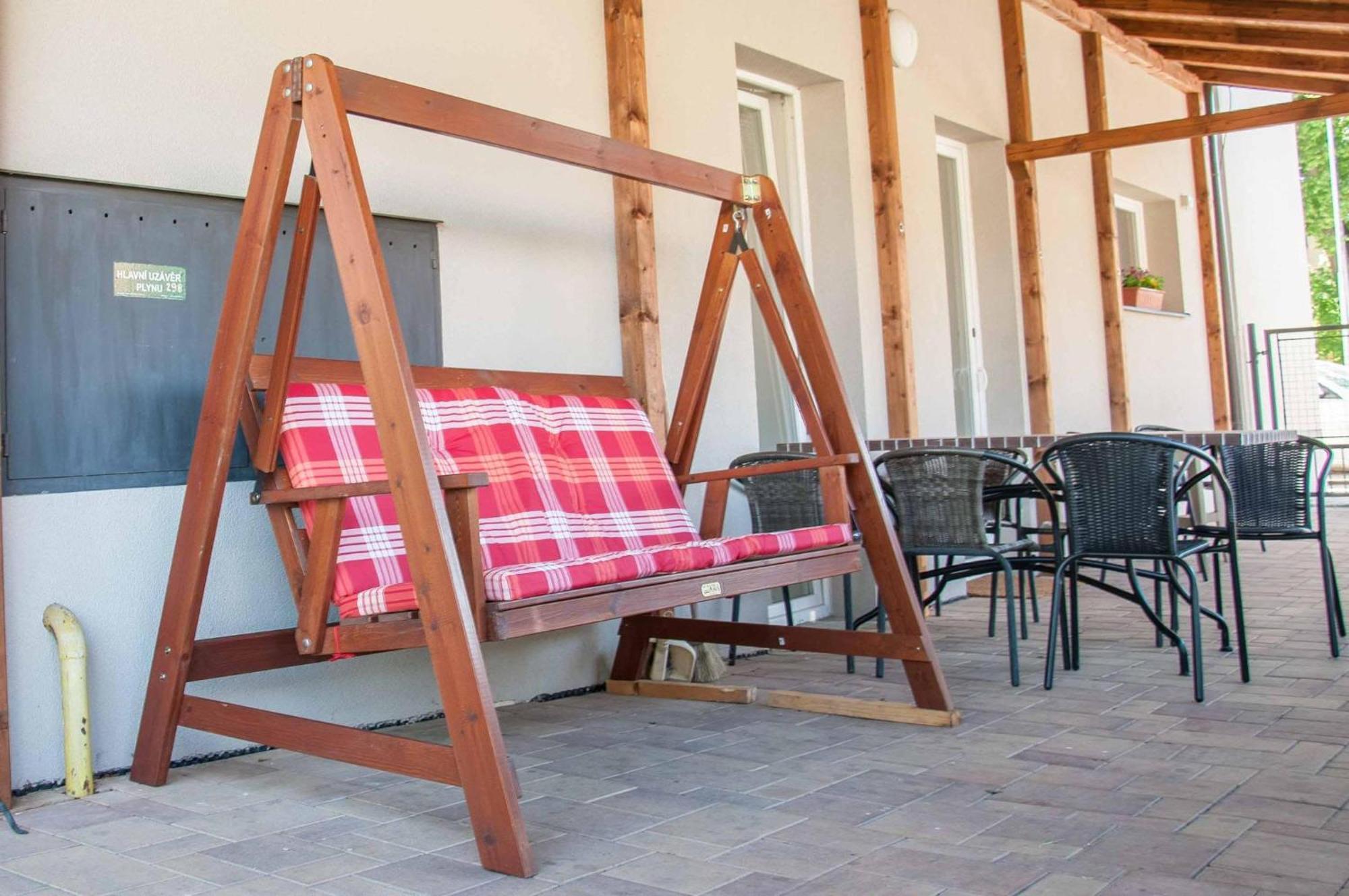 Apartman Zeleznice Apartment Exterior photo