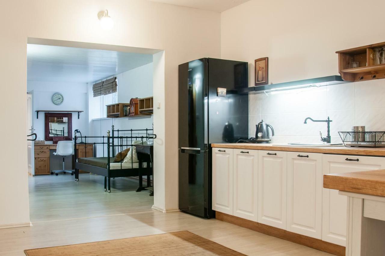 Apartman Zeleznice Apartment Exterior photo