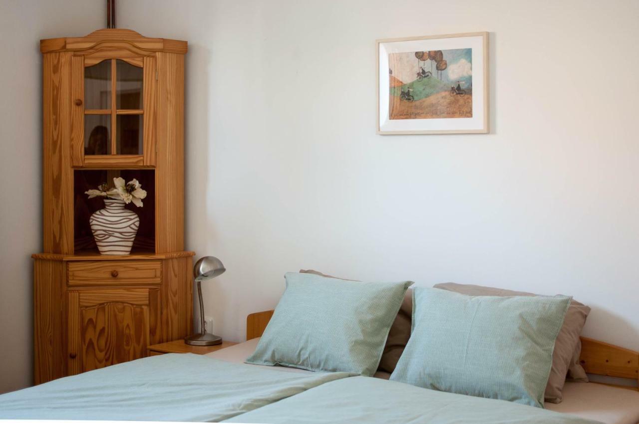 Apartman Zeleznice Apartment Exterior photo